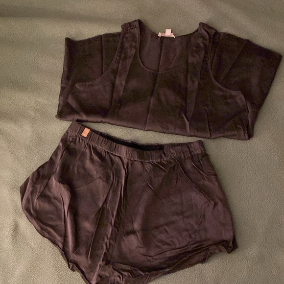 EUC Lunya Washable Silk Tank Set - Picture 7 of 7